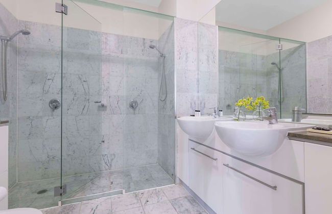 Oaks Brisbane Casino Tower Suites - Photo 17