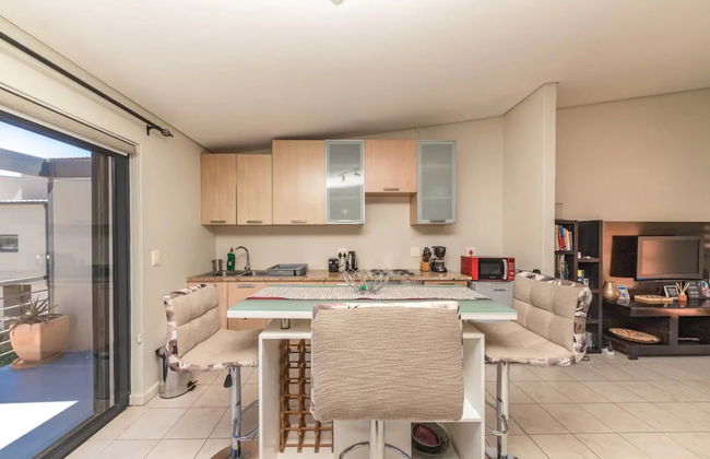 Delightful 2 Bedroom Townhouse in Woodstock - Photo 12