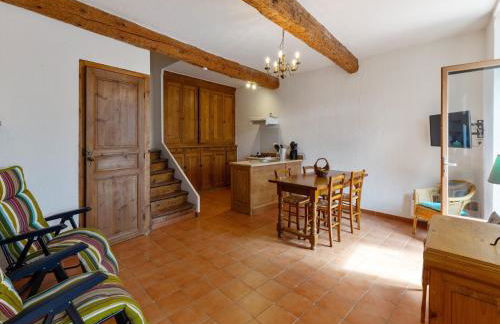 Charming Holiday Home in Tautavel with Balcony - Photo 12