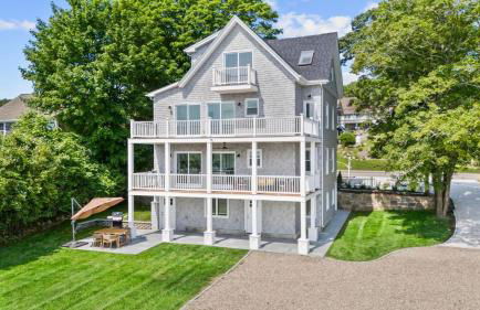 Waterfront Renovated Apartment - Foto 3