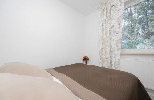 Jasny Apartament z Tarasem i Parkingiem by Noclegi Renters - Foto 22