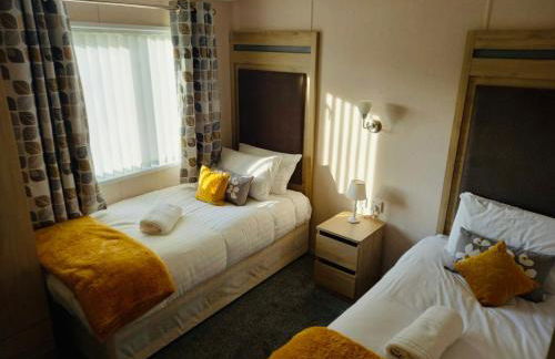 Rowan Lodge with Hot Tub - Foto 14