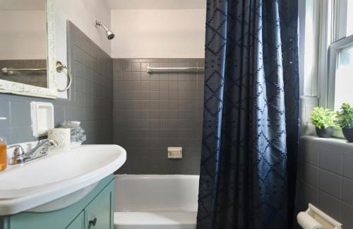 Cozy 3-bedroom family home - sleeps 8, great coffee - Foto 22