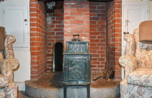 Wade Hall - Photo 20