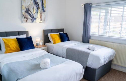 House - Sleeps 10 - Parking - Stn Close - Foto 1