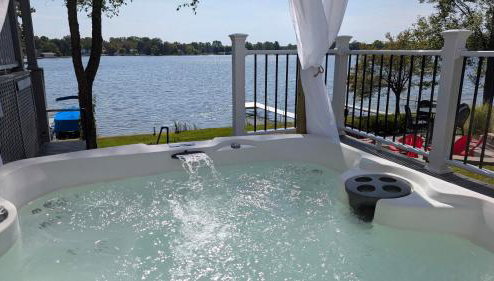 Cozy cottage on peaceful lake - Foto 1