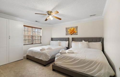 Cozy 4B 2 5B University Home King Beds Jacuzzi - Foto 38