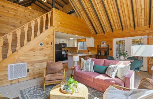 Dog-Friendly A-Frame with Hot Tub and Firepit - Foto 29