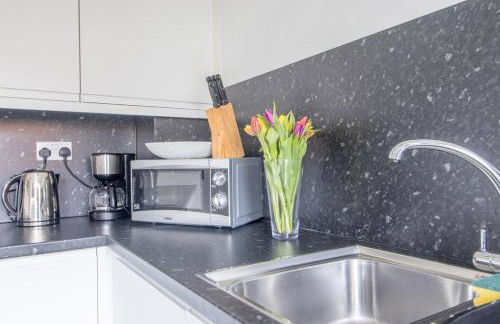 Spacious 2-Bed City Home Free Parking & Stadiums - Foto 49