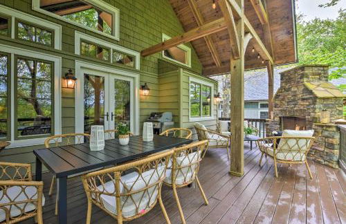 Trillium Home with Golf Course Views and Fireplaces! - Foto 31