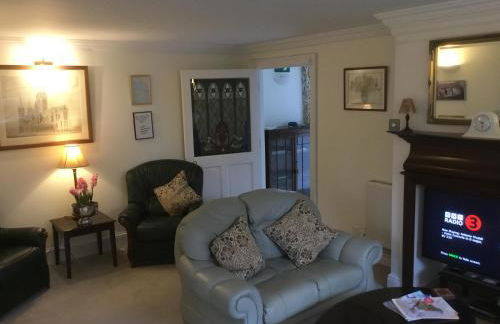 Coach House Wroxham Holiday Cottage - Photo 2