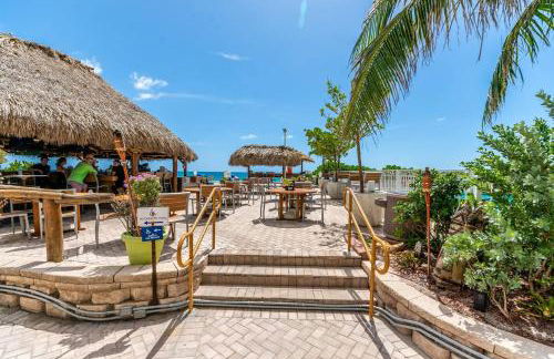 Beach Front 2 Bed Condo - Pool & Tiki Bar - Foto 11