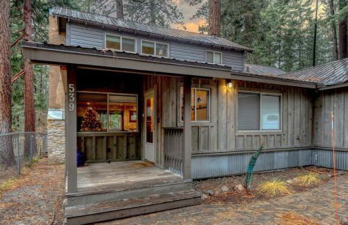 3BD with Hot Tub Two Minutes from King Beach - Foto 38