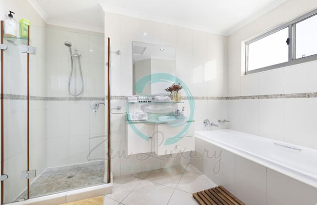 Lux Beachfront PH Office Pool Skyline Views - Foto 23