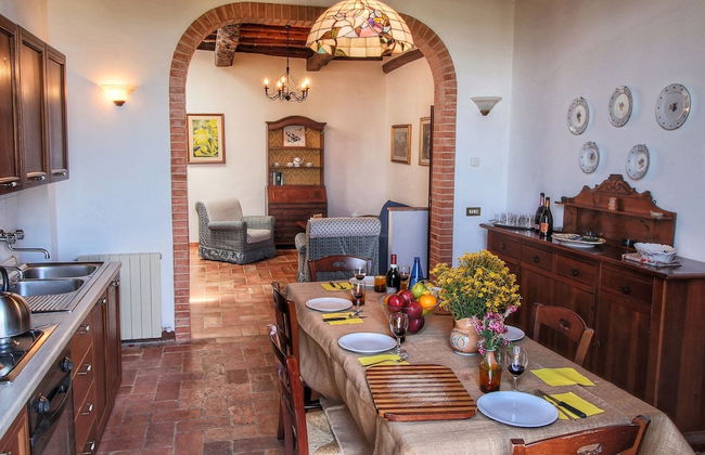 Spacious Tuscan Farmhouse - Foto 28