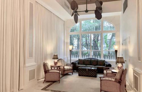 Hemingway Suites at Palm Beach Hotel Island - Photo 25