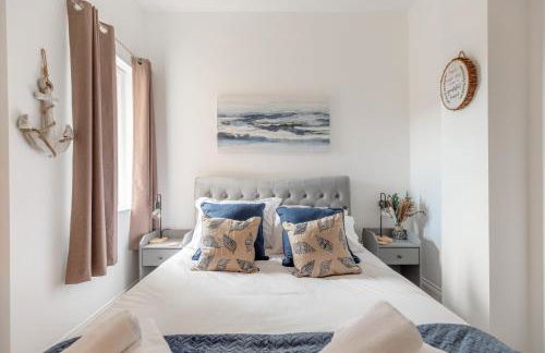 Charming Beachside Town House - Photo 2