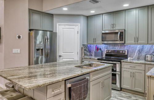 10 sleeps 3bd 2bth house Hot tub free parking - Foto 49