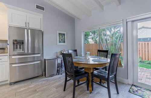 Spacious Fort Lauderdale HEATED Pool House, Grill and Beach 2.9 miles - Foto 3