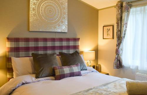 Riverside Lodge - Photo 11