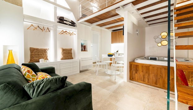 Old Court Luxury Suite&Spa by MONHOLIDAY - Foto 3, Habitación