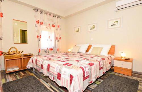 Holiday Home Belmondo- Three Bedroom Home with Terrace and Private Pool A6 - Photo 19