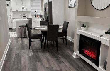 Modern Comfort in Historic East Baltimore Stylish 3BR Row Home - Photo 9