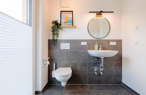 hestlehomes - Stadtvilla Leine - PARKING, ZENTRAL & ÖPNV NAH - Foto 16