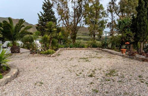TurAlmeria - Casa Tranquila con Jardín y Aparcamiento privado - Foto 17