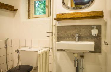 Lovely rural and quiet farmhouse with natural swimming lake - Foto 4