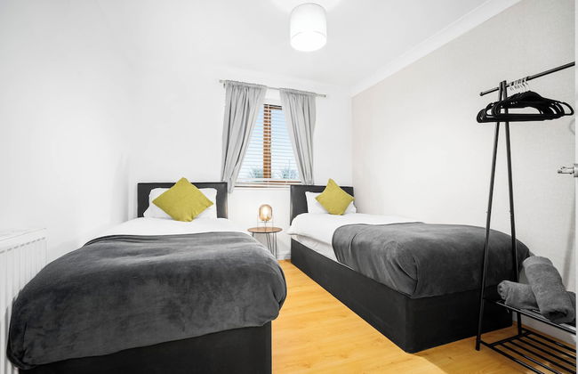 Cosy 2 bed Apt With Free Parking by Oldbury - Foto 4