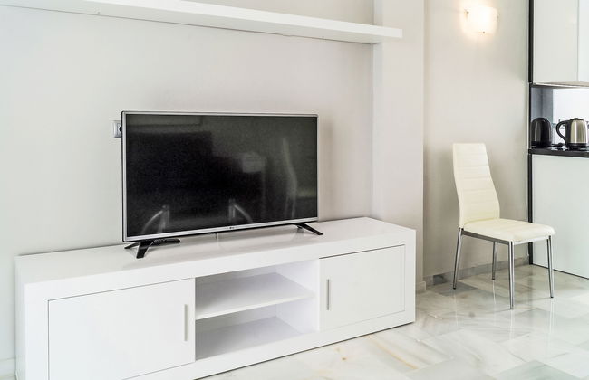 2 bedroom Apartment in Marbella with swimming pool and garden - Photo 7