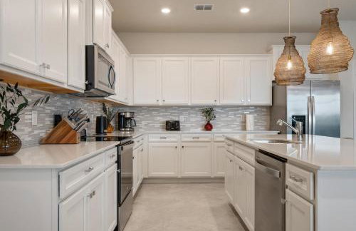 New 10-bedroom Luxury Retreat, Private Pool and Spa, Near Disney and Orlando - Foto 29