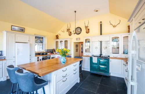 The Doune, Luxury Traditional Country House with hot tub - Photo 10