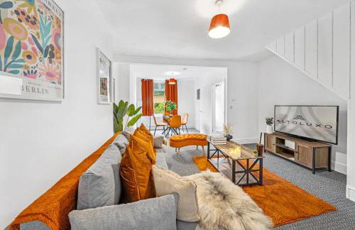 Clover House Stunning Cosy Cottage 3BR By AltoLuxo Short Lets & Serviced Accommodation With Free WiFi & Parking - Foto 13