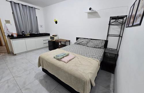 Flat completo a 3 minutos de mercado, farmácia - Foto 1