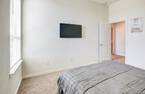 Meticulously-maintained 3-BR Townhouse w/ Backyard ~ Double-Story! - Foto 27