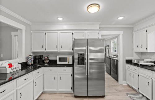 Garden City Hideaway Cozy home near Ft Eisenhower - Photo 8