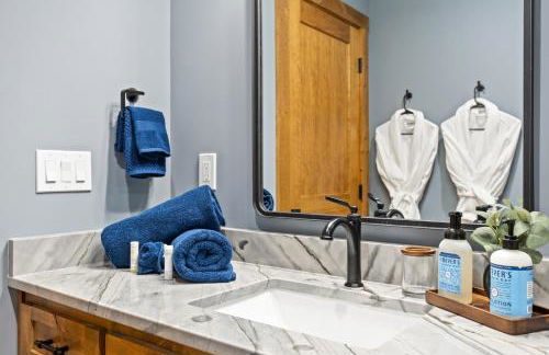 15 min to Town, Creekside, Sauna, Hot Tub, Fire Pit - Foto 17