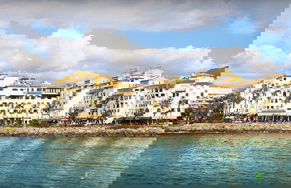 Park Plaza Suites Apartamentos - Photo 24