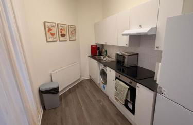 Prime 1BR Earls Court Walk to Tube Zone 1 - Photo 14