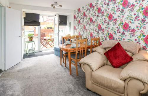 Sea View Cottage - Photo 8