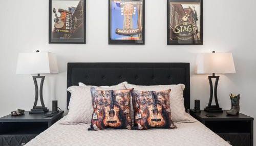 East Nash Condo for 4 with Public Rooftop Near DT - Foto 2