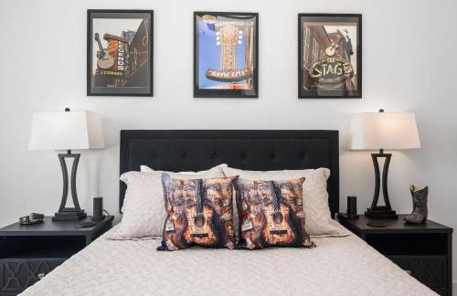 East Nash Condo for 4 with Public Rooftop Near DT - Foto 2