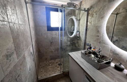 VILLA SAINTE BAUME Piscine Jacuzzi tout confort - Photo 37