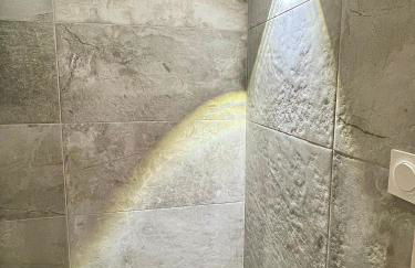 Spa - Sauna privatif plein centre - Photo 19