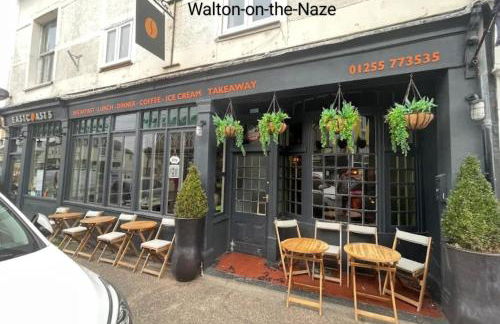 The Pink Lady with games table - Foto 53