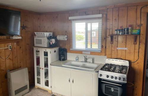 Cozy cabin #1 at Aspen Ridge Cabins - Photo 4