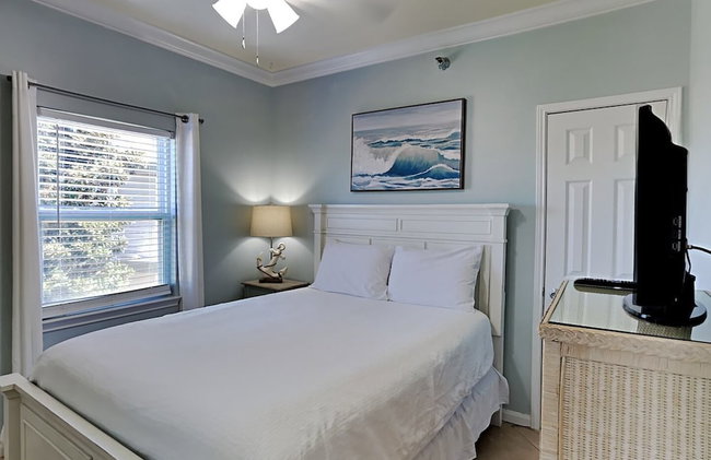 Romar Lakes #205E by Southern Vacation Rentals - Photo 7