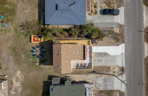 Oceanside Cottage -3BDR 2BA-Walk to Beach! - Foto 37